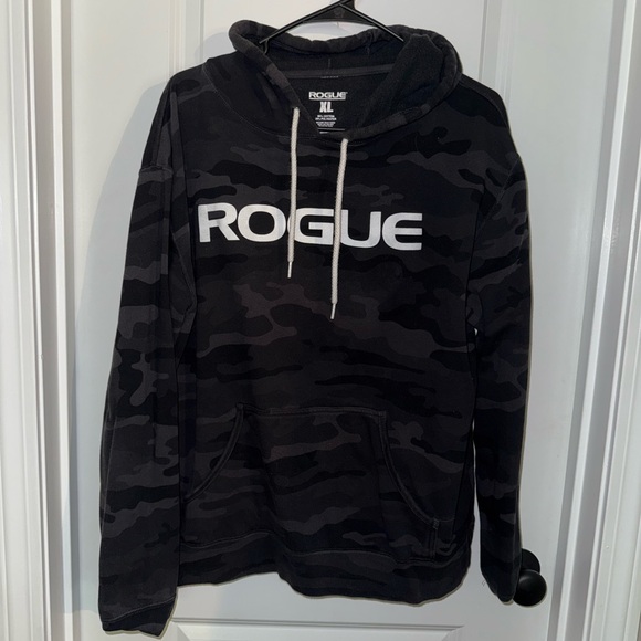 Rogue Men's Dark Camo Hoodie - Picture 1 of 2